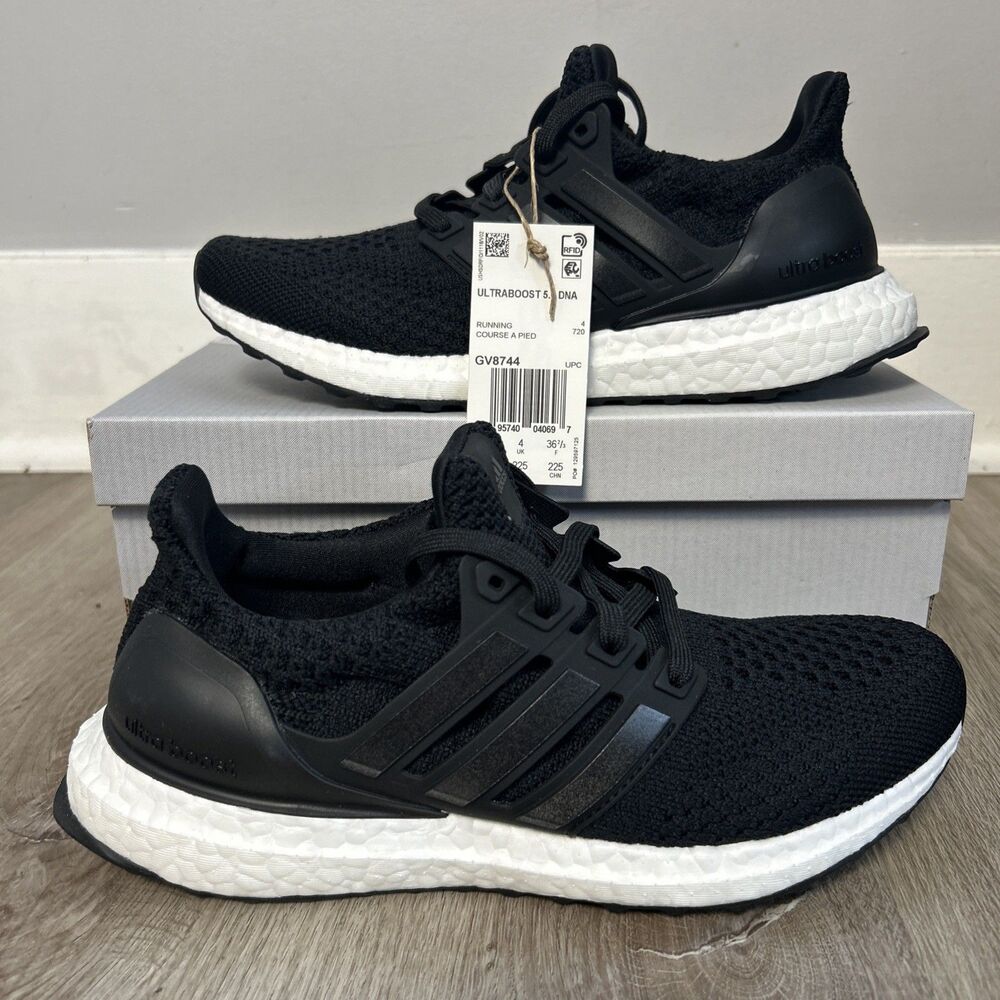 Adidas UltraBoost 5.0 DNA Shoes Womens 5.5 Black White Running Sneaker Primeknit